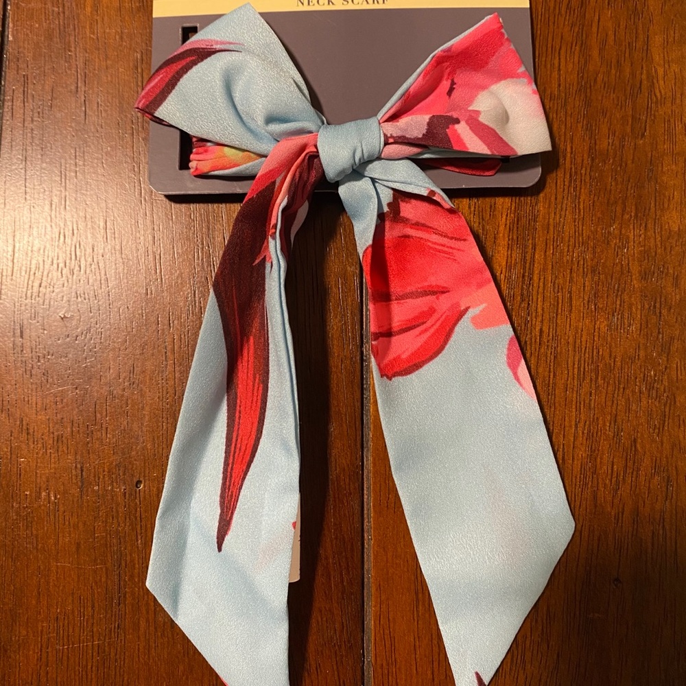Flower neck scarf